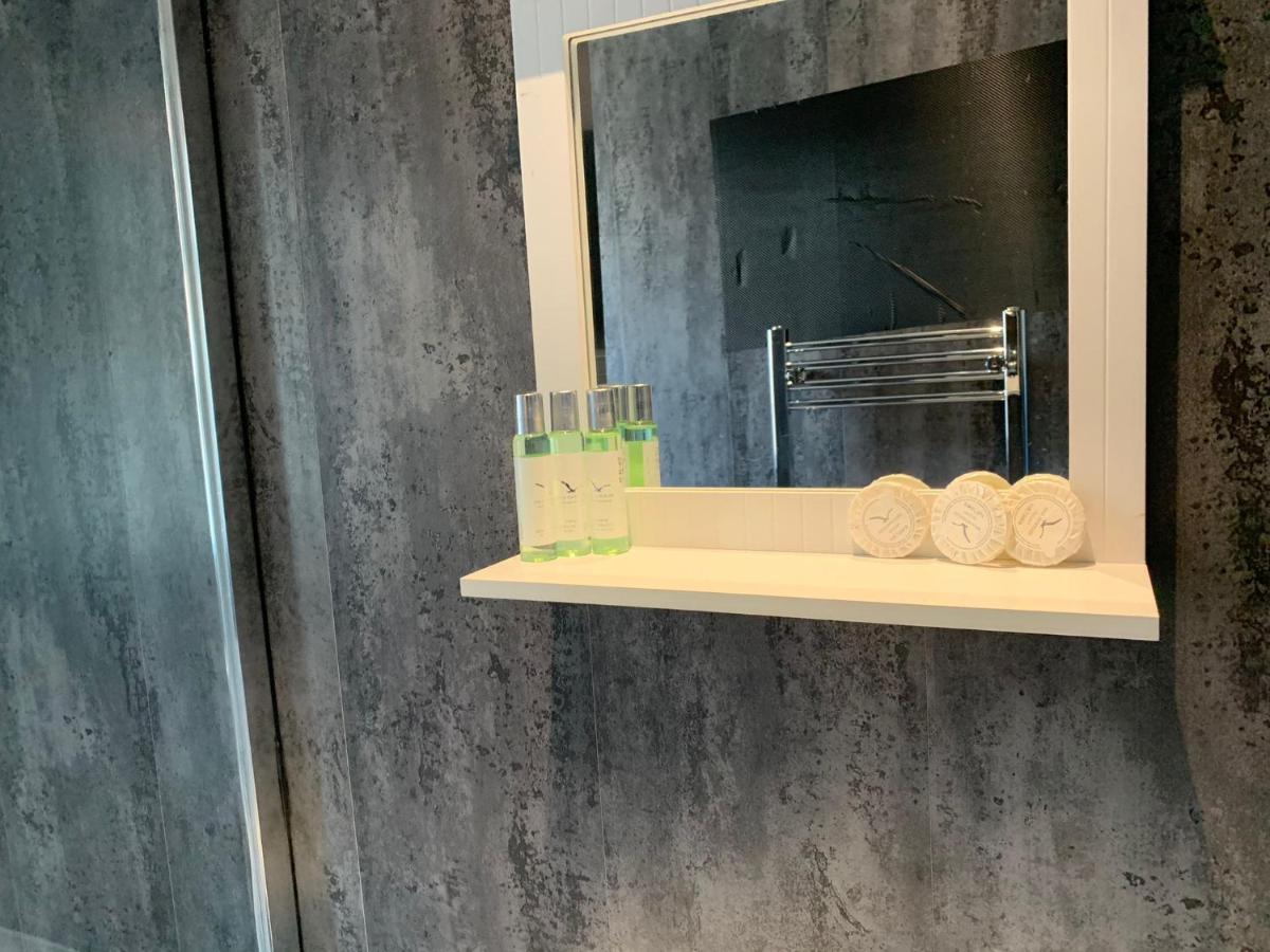 Ovington Grove 1 Free Parking Fully Equipped Kitchen 3 Bedrooms Netflix Apartment Newcastle upon Tyne
