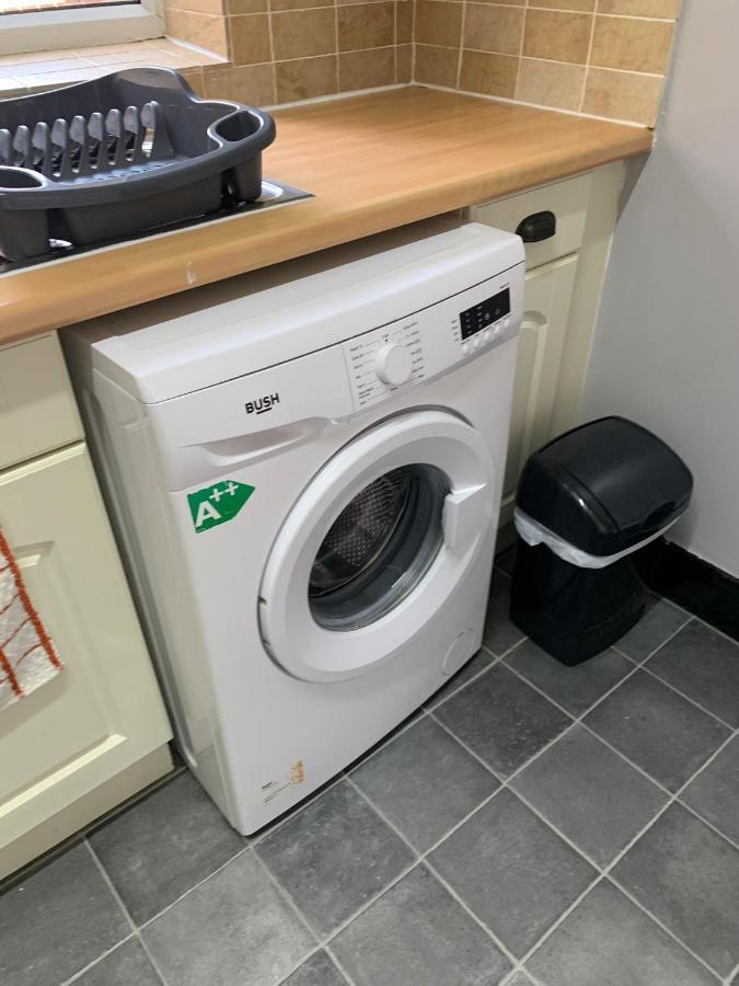 Apartment Ovington Grove 1 Free Parking Fully Equipped Kitchen 3 Bedrooms Netflix Newcastle upon Tyne