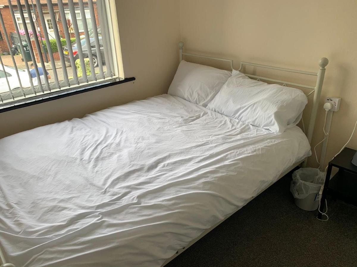 Apartment Ovington Grove 1 Free Parking Fully Equipped Kitchen 3 Bedrooms Netflix Newcastle upon Tyne