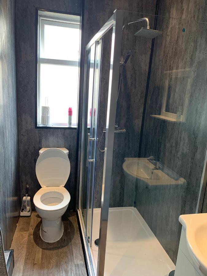 Apartment Ovington Grove 1 Free Parking Fully Equipped Kitchen 3 Bedrooms Netflix Newcastle upon Tyne