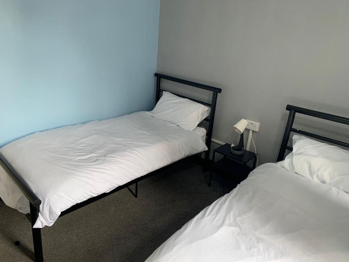 Apartment Ovington Grove 1 Free Parking Fully Equipped Kitchen 3 Bedrooms Netflix Newcastle upon Tyne