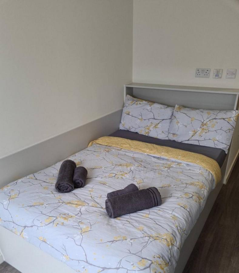 Apartment Charming Rooms, Newcastle Upon Tyne - Sk *