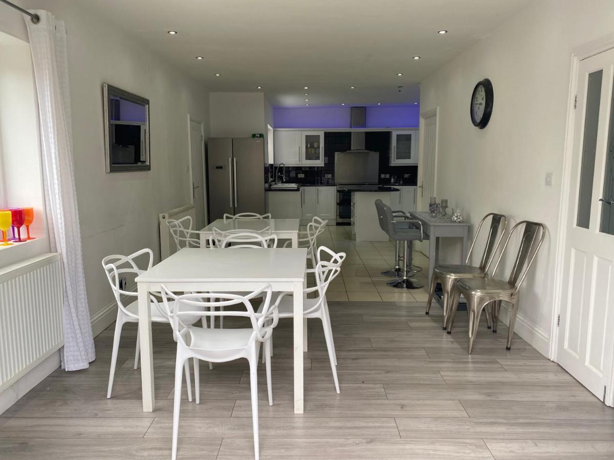 Beautifully Presented 6 Bed 5 & A Half Bath House Newcastle upon Tyne
