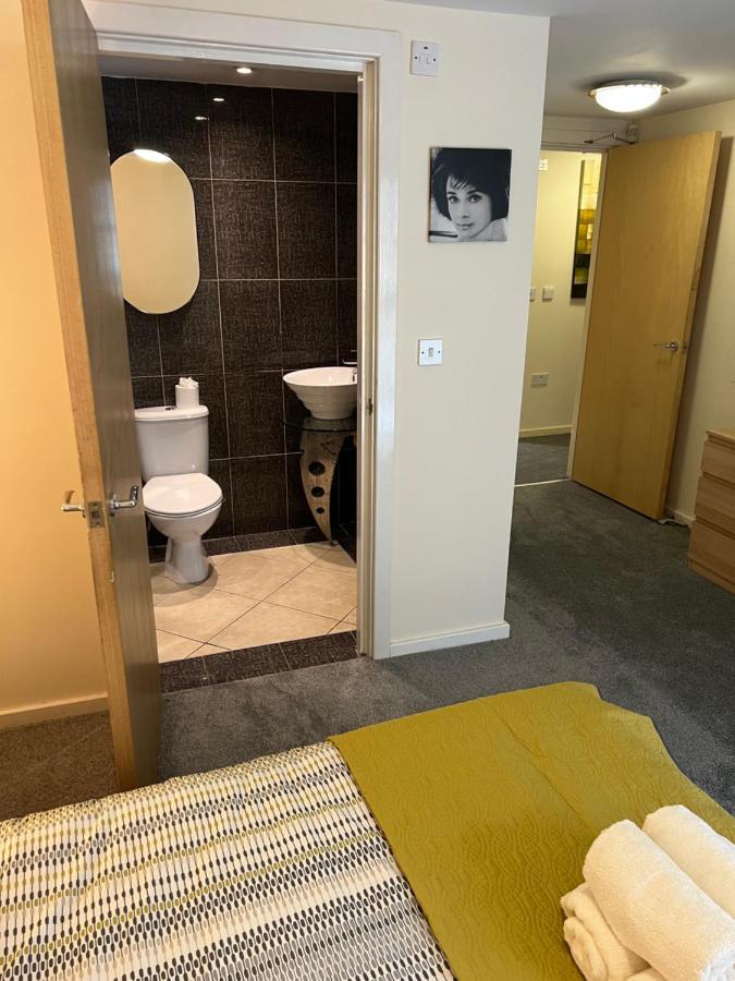 Quayside City Apartment, 2 Bed With Free Parking *
