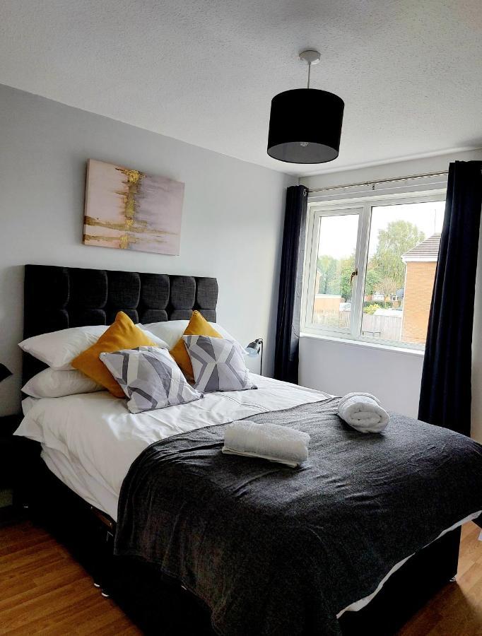 Lancaster House: Serviced 4-bed With Free Wi-fi And Parking * Newcastle upon Tyne
