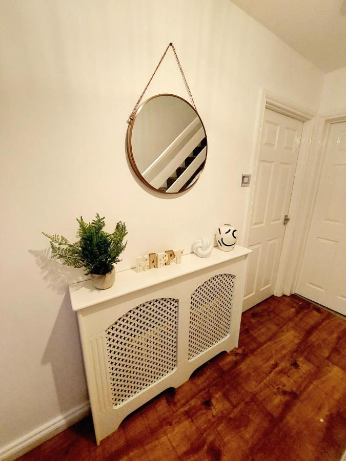 Apartment Lancaster House: Serviced 4-bed With Free Wi-fi And Parking Newcastle upon Tyne