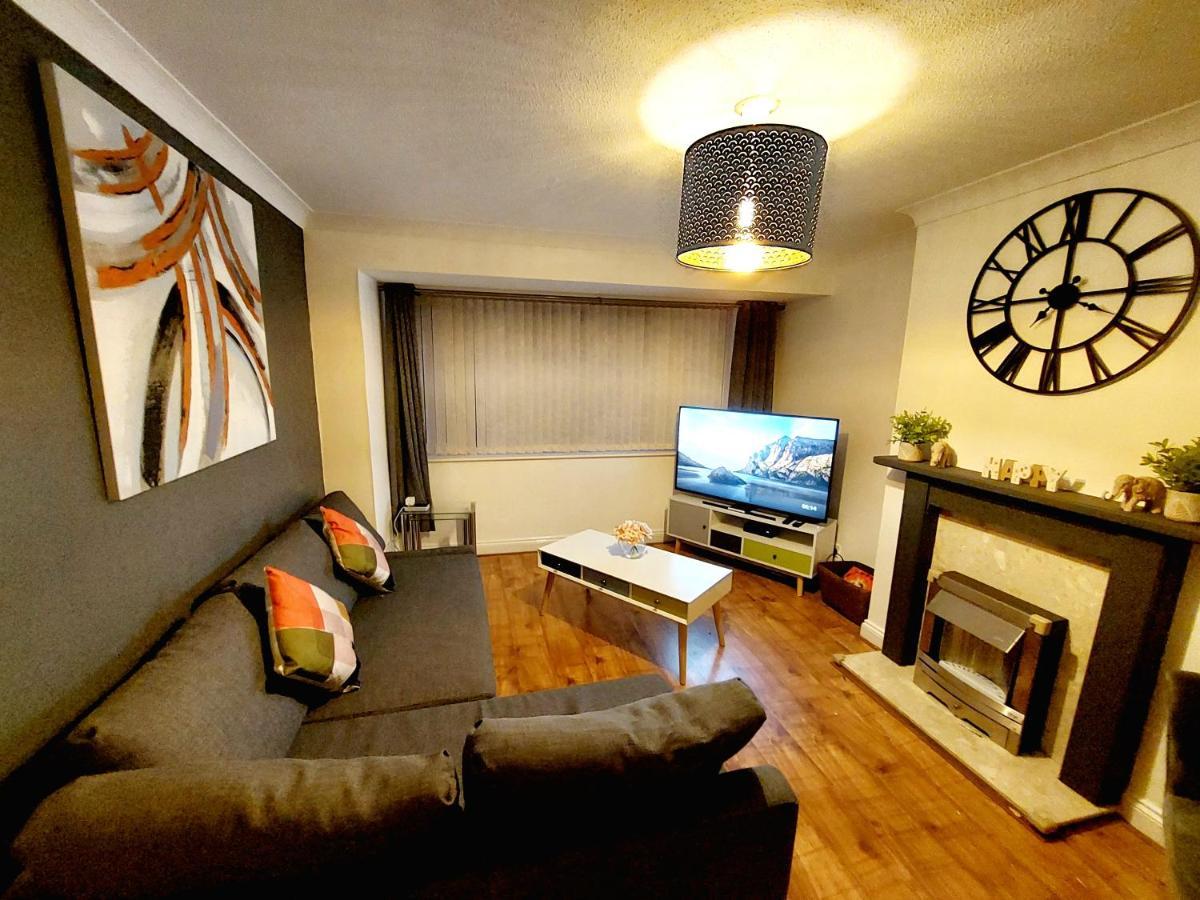 Lancaster House: Serviced 4-bed With Free Wi-fi And Parking Apartment Newcastle upon Tyne