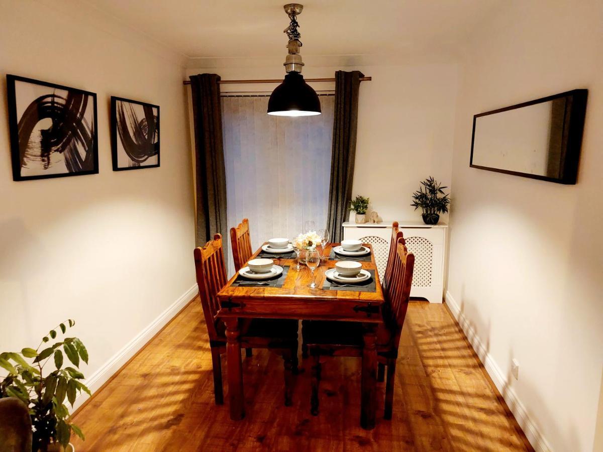 Lancaster House: Serviced 4-bed With Free Wi-fi And Parking * Newcastle upon Tyne