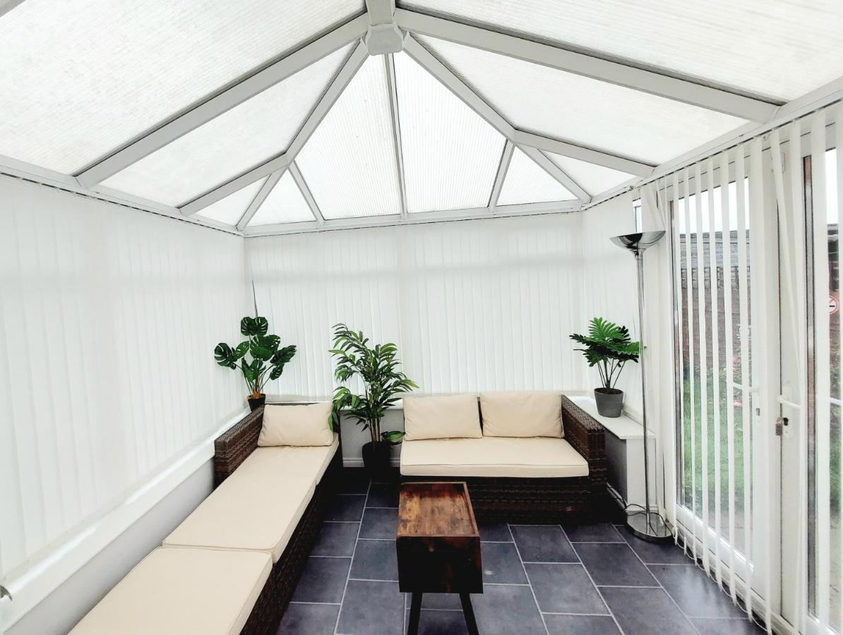 Lancaster House: Serviced 4-bed With Free Wi-fi And Parking * Newcastle upon Tyne