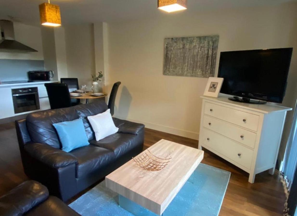 Alexander Riverside Apartment