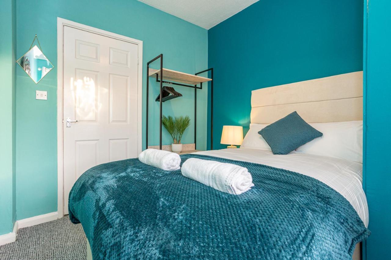 Oswalds House With Free Parking Ideal For Contractors And Families Newcastle upon Tyne