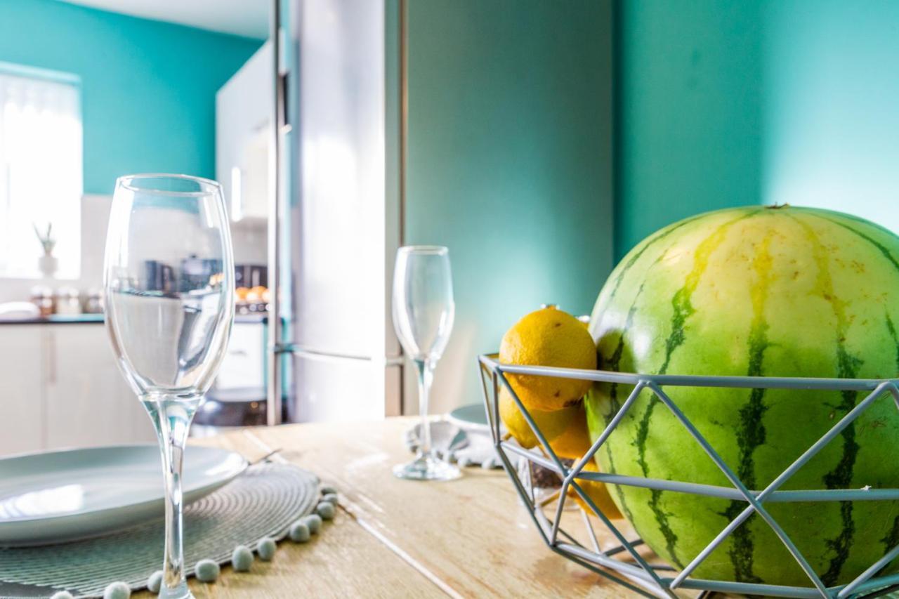 Holiday home Oswalds House With Free Parking Ideal For Contractors And Families Newcastle upon Tyne