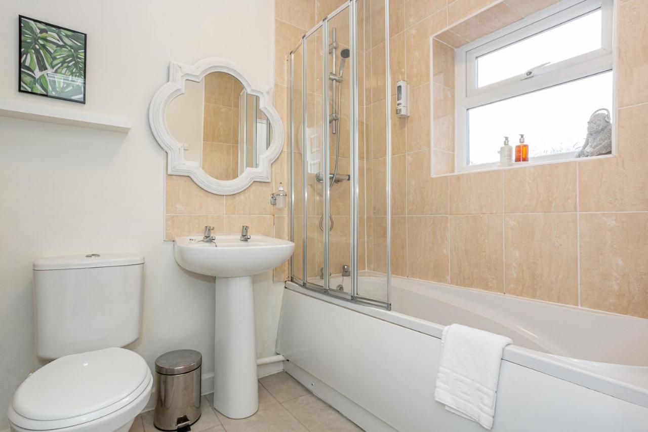 Holiday home Oswalds House With Free Parking Ideal For Contractors And Families