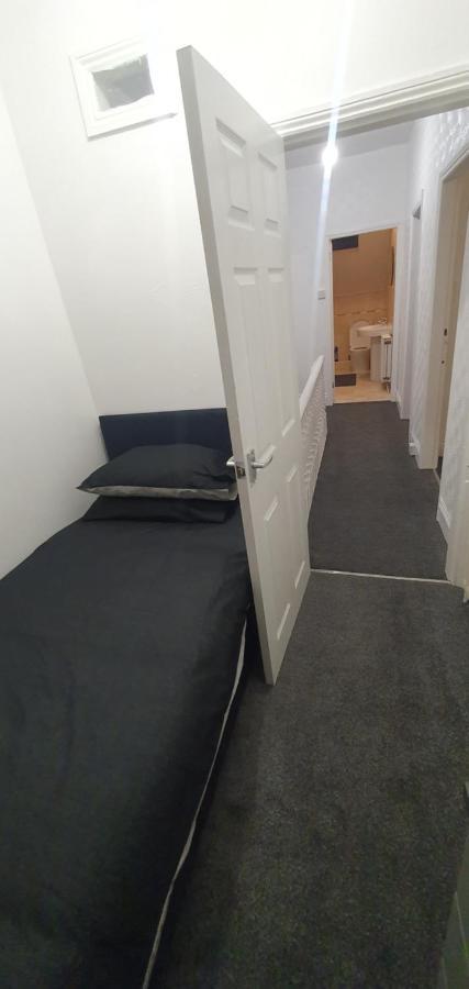 Apartment Hustlers