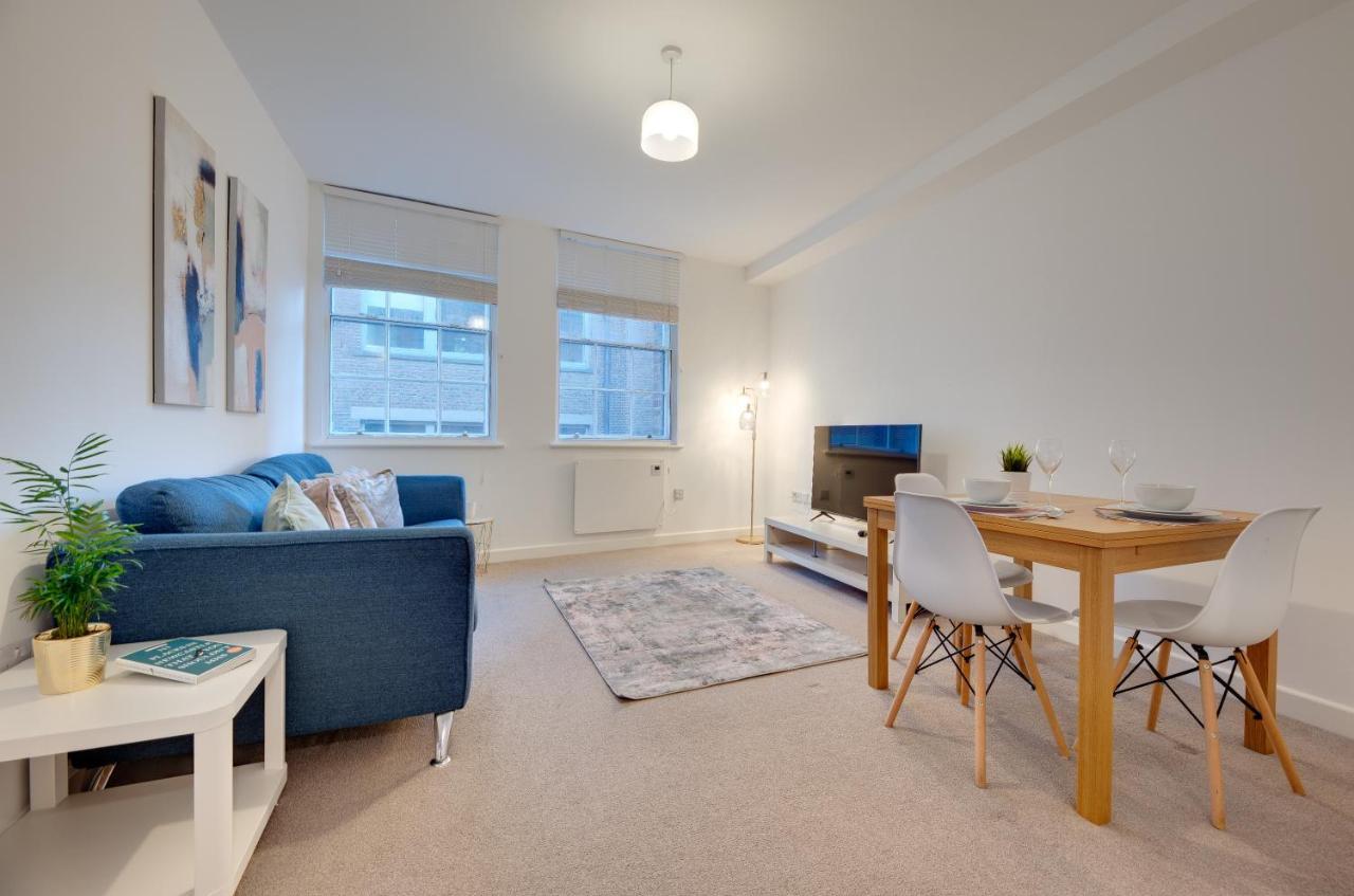 Charltons Bonds 1a By Week2week * Newcastle upon Tyne