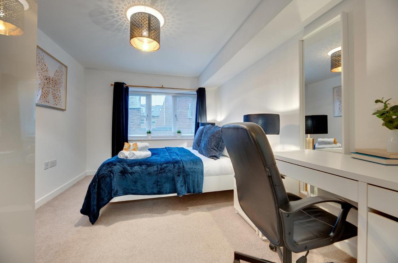 Charltons Bonds 2a By Week2week * Newcastle upon Tyne