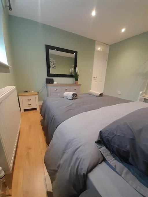 Apartment 2 Bed Apartment, Near St Park, Free Parking