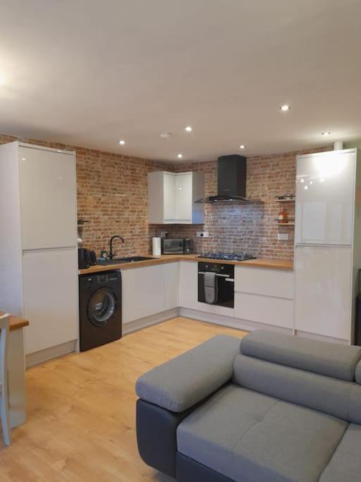 2 Bed Apartment, Near St Park, Free Parking Apartment Newcastle upon Tyne