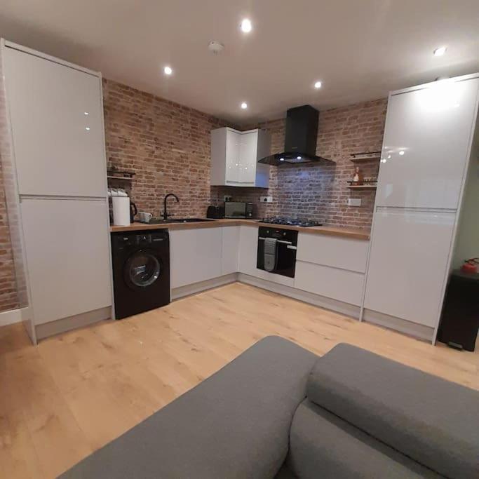 2 Bed Apartment, Near St Park, Free Parking * Newcastle upon Tyne