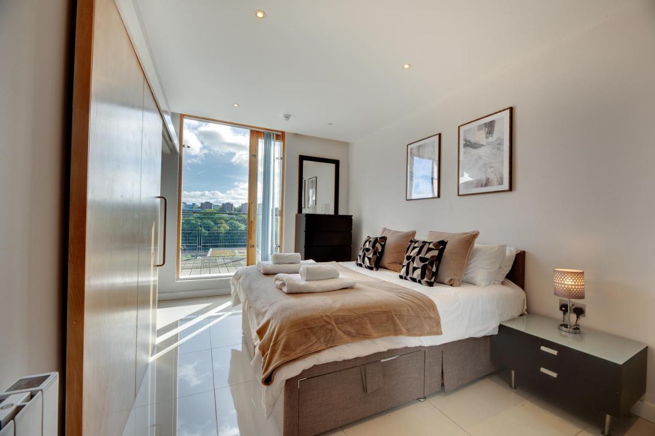 Apartment Amazing City Centre Penthouse With Private Roof Terrace *