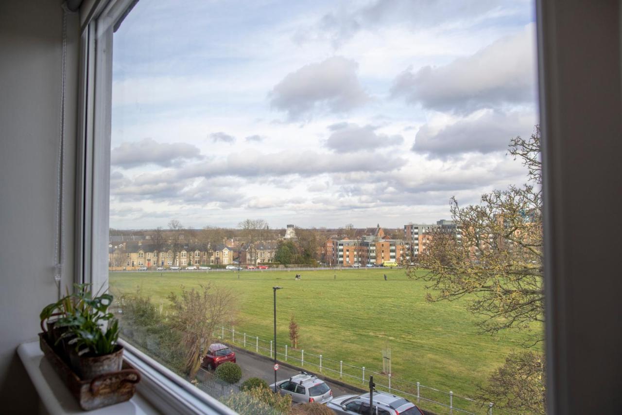 Moor View Apartment, Near Centre And Stadium Apartment *