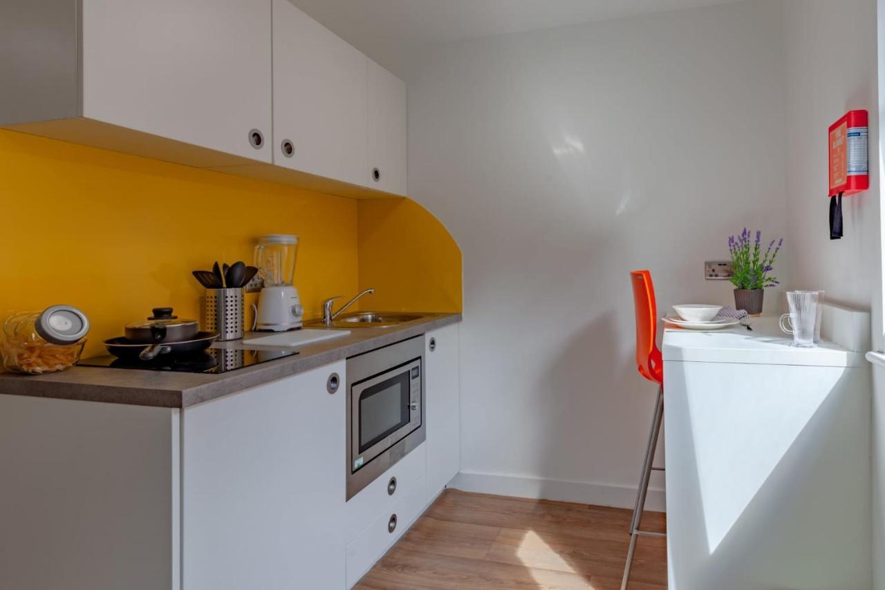 For Student Only Classic Studio At The Glassworks Near City Centre Apartment