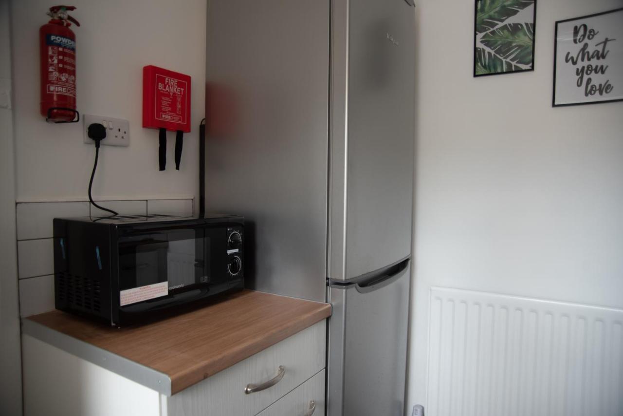 Cottenham - Centre With Free Private Parking 2 Toilets 4 Bedroom Sleeps 8 * Newcastle upon Tyne