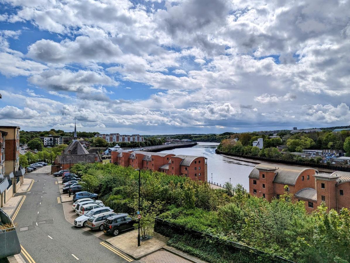 Quayside With Riverside Views & Parking Newcastle upon Tyne