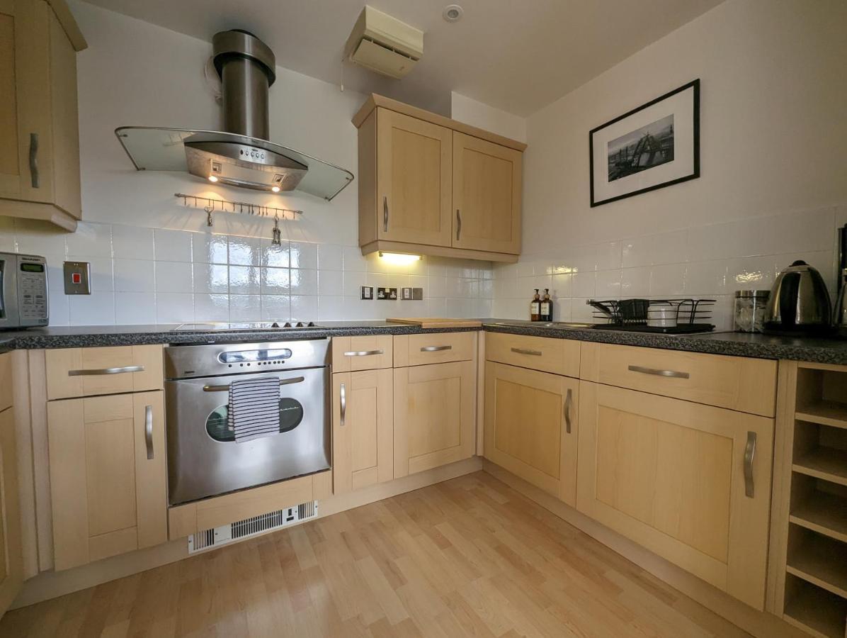 Quayside With Riverside Views & Parking Apartment Newcastle upon Tyne