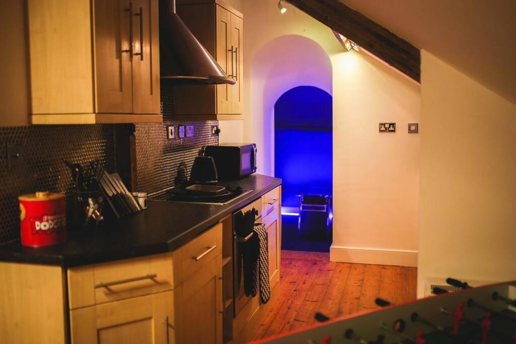 Apartment Games And Movies Lounge 7 Bed Centre *