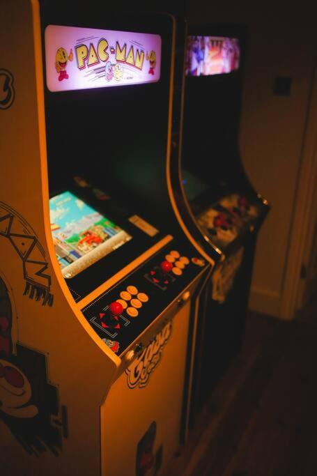 Games And Movies Lounge 7 Bed Centre Apartment *