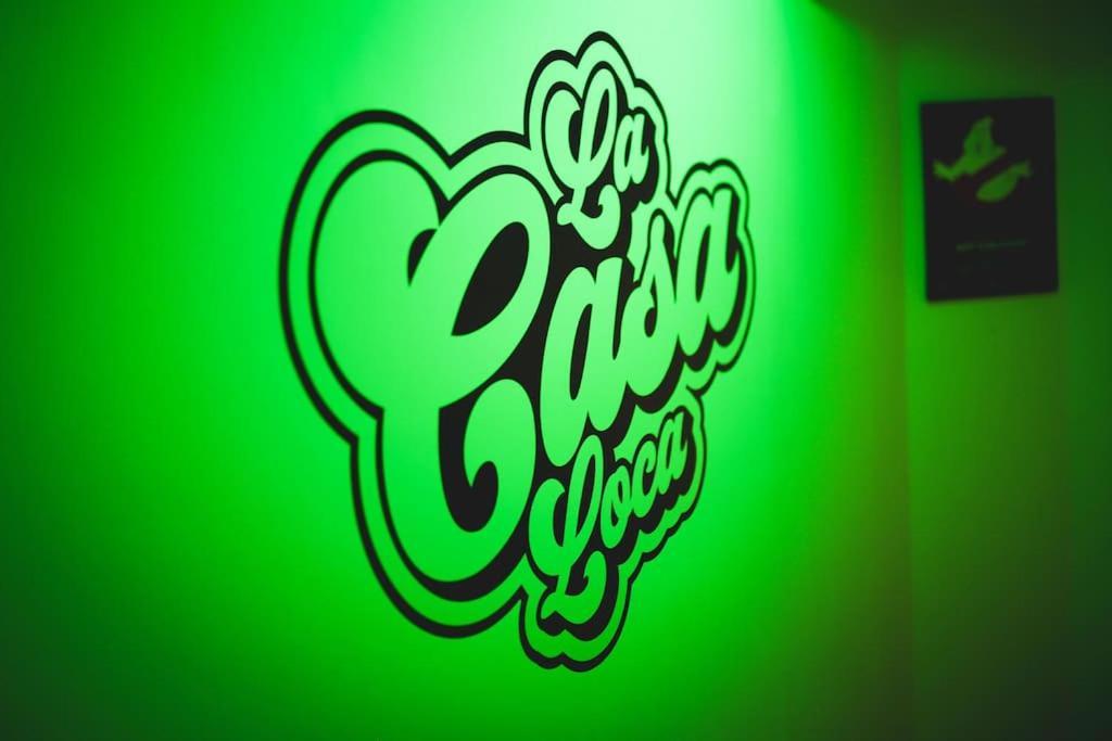 Games And Movies Lounge 7 Bed Centre *