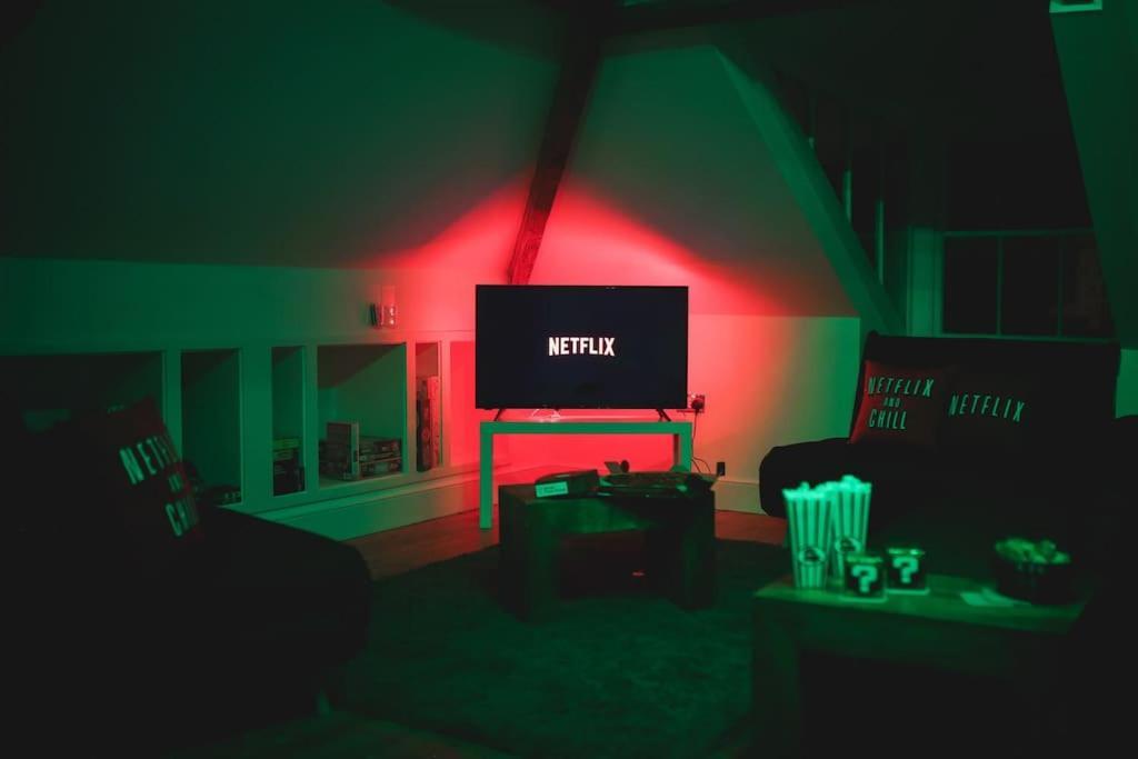 Apartment Games And Movies Lounge 7 Bed Centre Newcastle upon Tyne