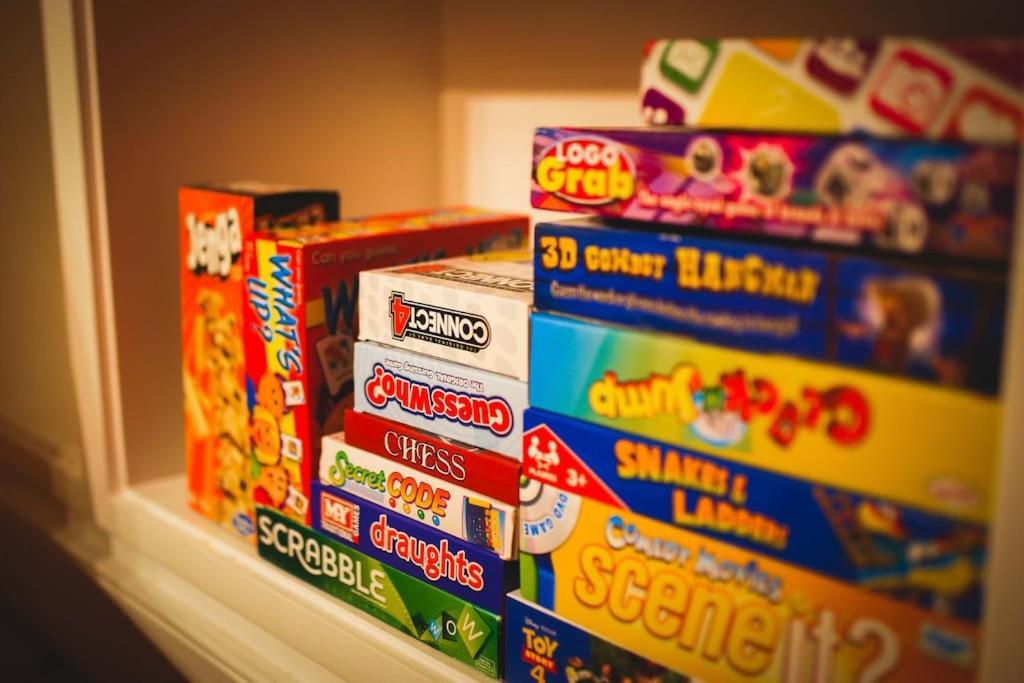 Games And Movies Lounge 7 Bed Centre * Newcastle upon Tyne