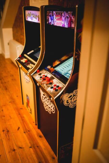 Games And Movies Lounge 7 Bed Centre Apartment Newcastle upon Tyne