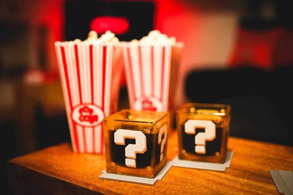 Games And Movies Lounge 7 Bed Centre Apartment *