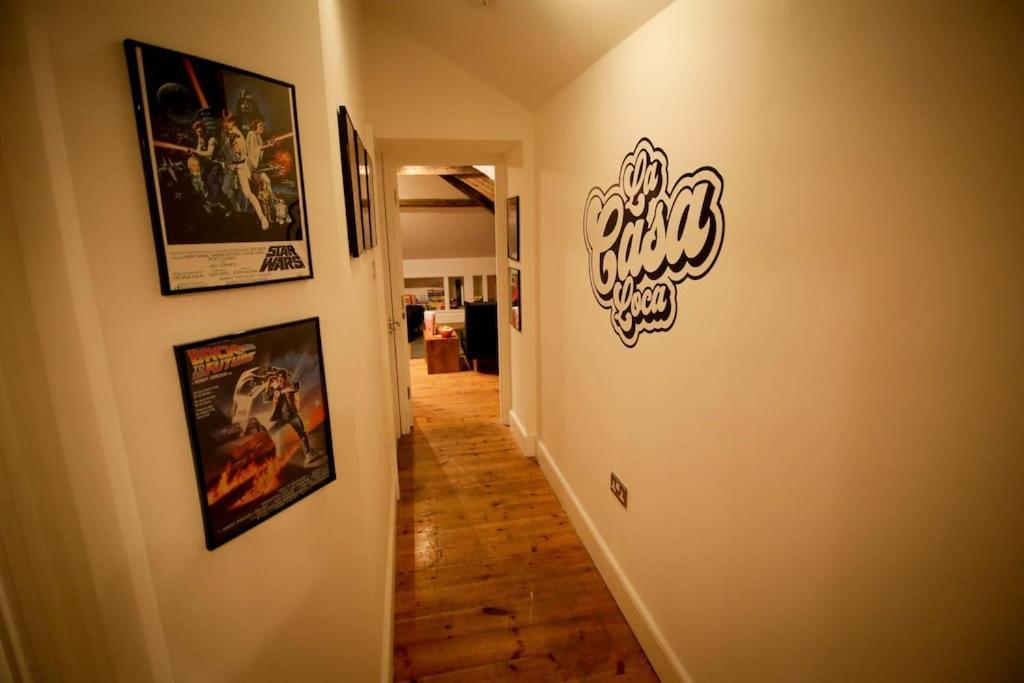Games And Movies Lounge 7 Bed Centre