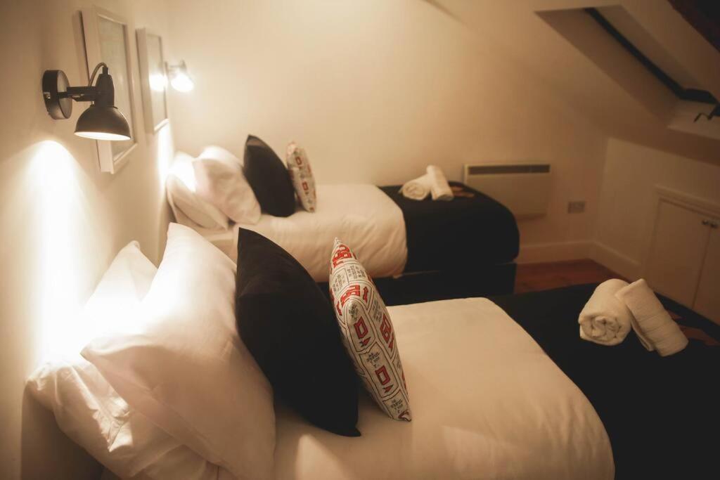 Games And Movies Lounge 7 Bed Centre Newcastle upon Tyne