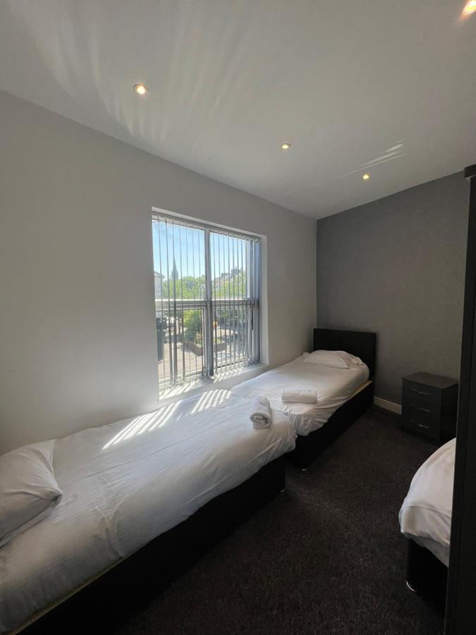 West 3 Bedroom Large & Modern Apartment Newcastle upon Tyne