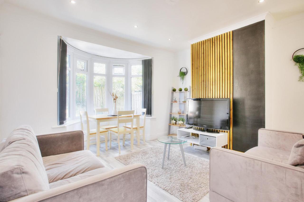 Hadrian's Place - Full House - Off Road Parking And Sky Sports * Newcastle upon Tyne