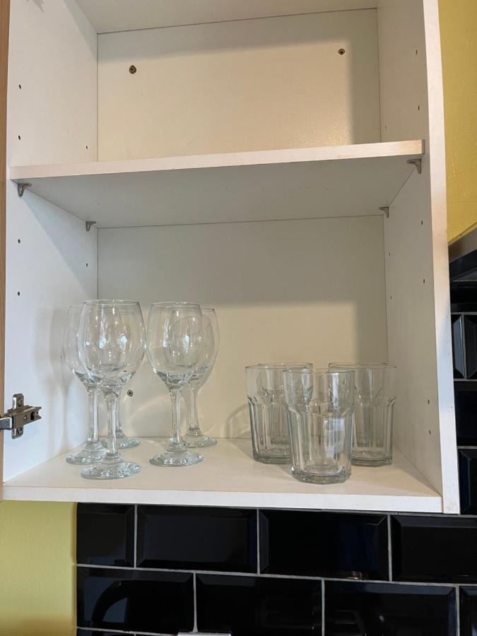 2 Bedroom Apartment, 5 Minutes From Centre Apartment *