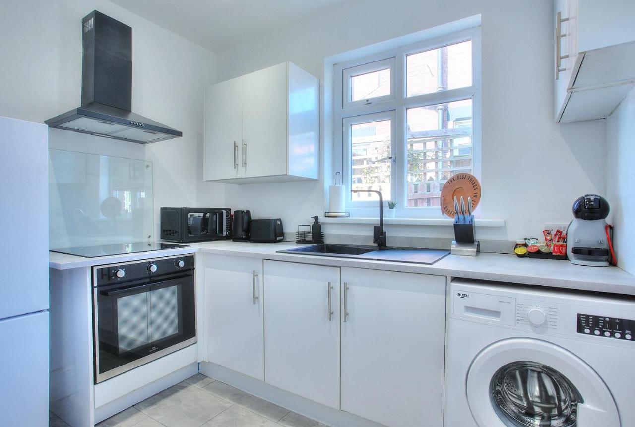 Hadrian's Place - Full House - Off Road Parking And Sky Sports * Newcastle upon Tyne