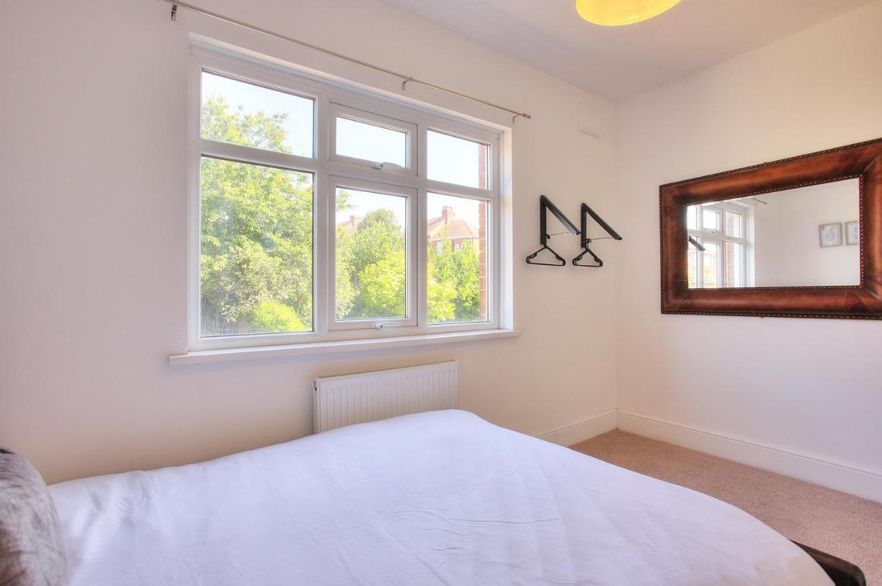 Apartment Hadrian's Place - Full House - Off Road Parking And Sky Sports