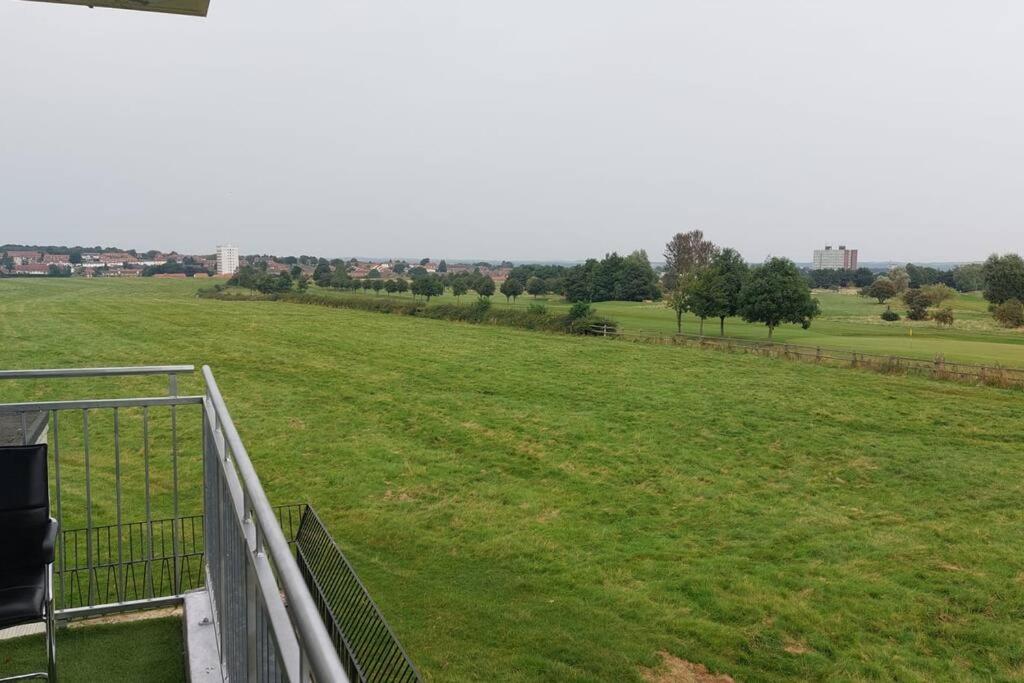 3 Bedroom Apartment With Golf Course View Newcastle upon Tyne