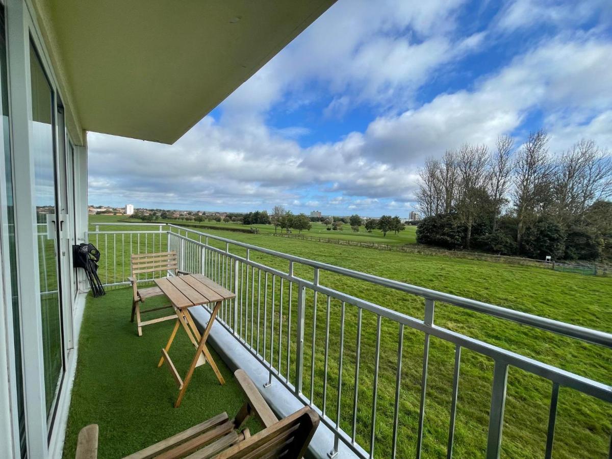 Apartment 3 Bedroom Apartment With Golf Course View