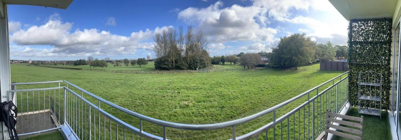 3 Bedroom Apartment With Golf Course View Newcastle upon Tyne