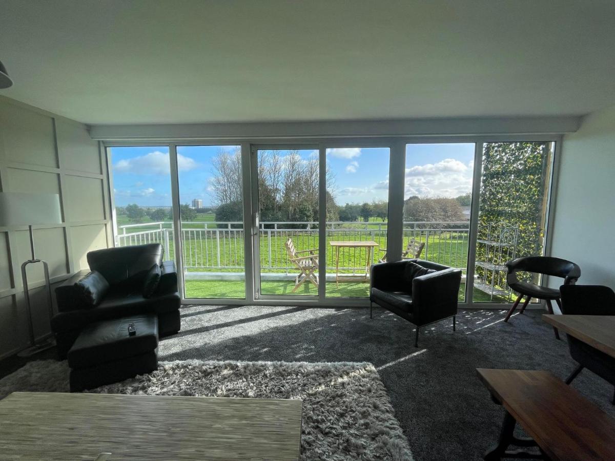 Apartment 3 Bedroom Apartment With Golf Course View