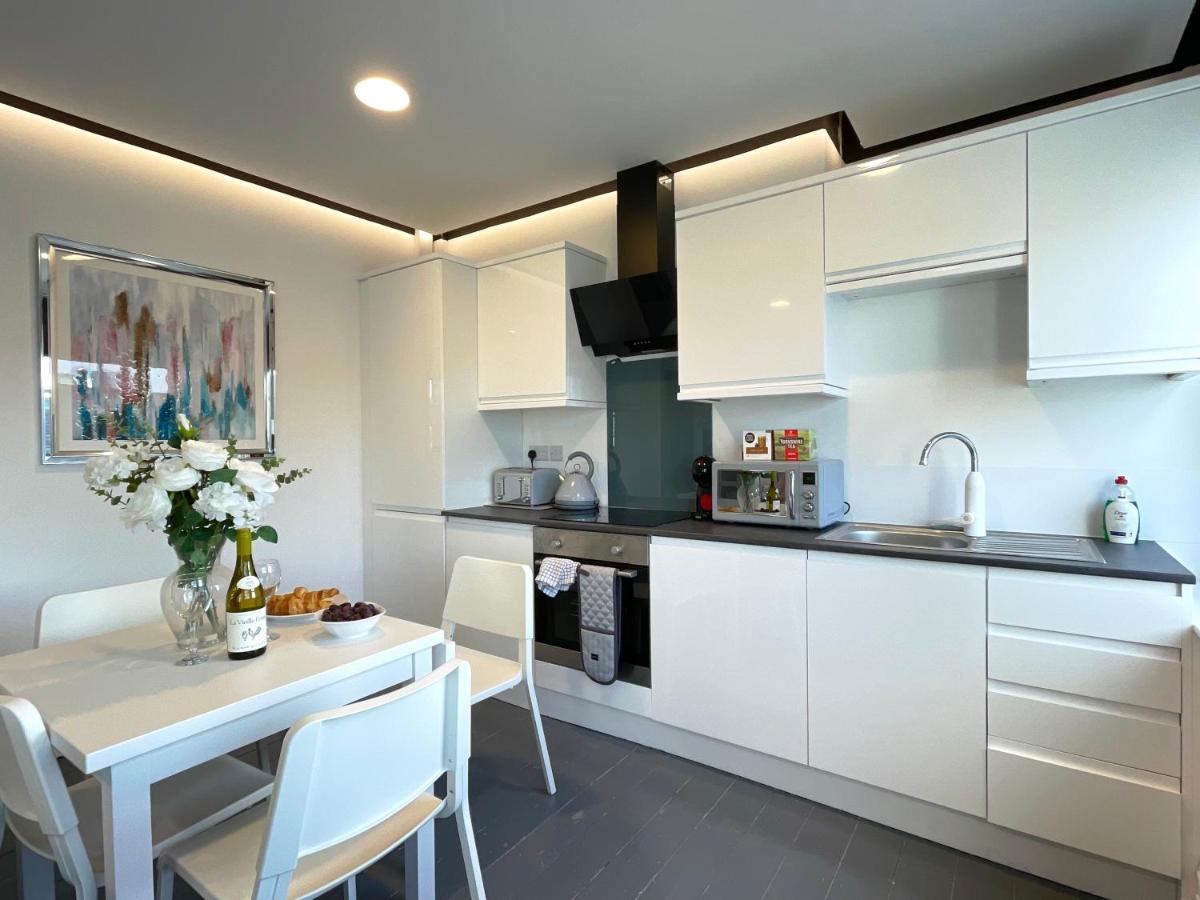 Elegant In Center By Hnfc Newcastle upon Tyne