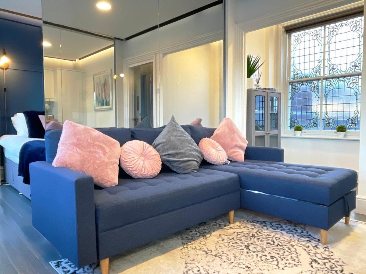 Apartment Elegant In Center By Hnfc Newcastle upon Tyne