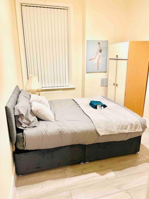 Spacious 2 Bedroom *